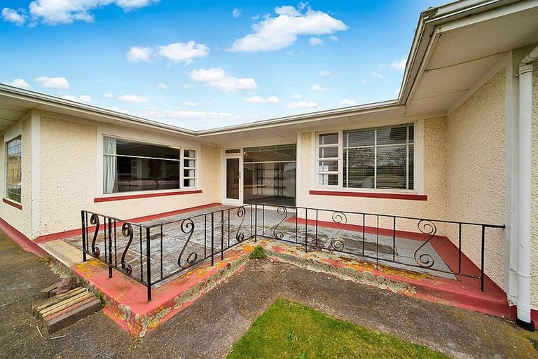 Photo of property in 25 Fantham Street, Hawera, 4610