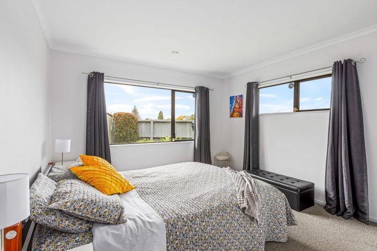 Photo of property in 7a Barberry Lane, Te Atatu Peninsula, Auckland, 0610