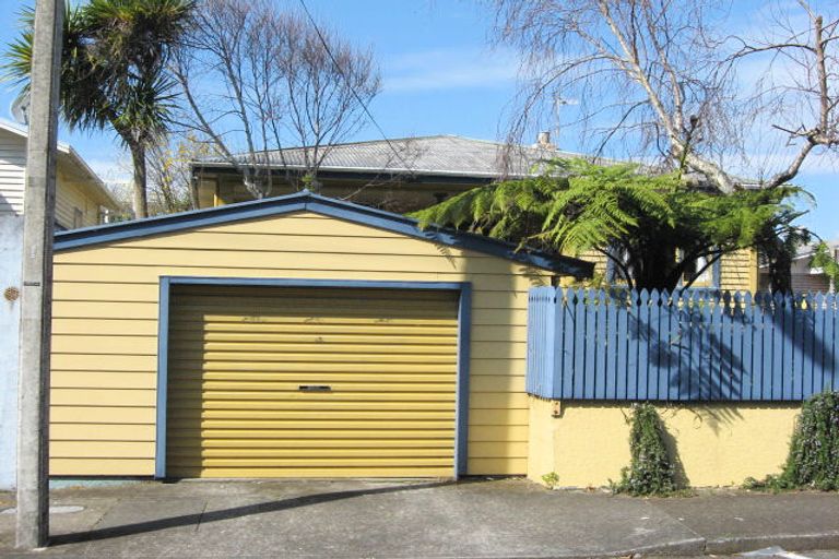 Photo of property in 11 Bulkeley Terrace, New Plymouth, 4310