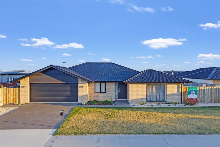 Photo of property in 52 Hilton Drive, Amberley, 7410