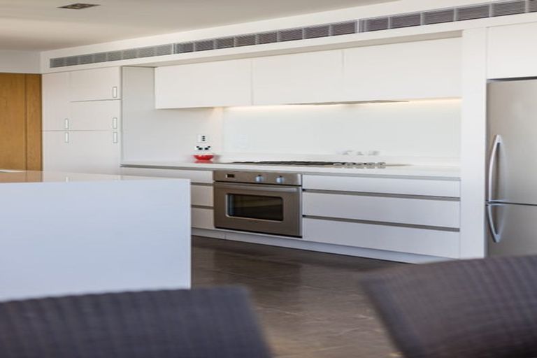 Photo of property in 71 Cliffs Road, Saint Clair, Dunedin, 9012