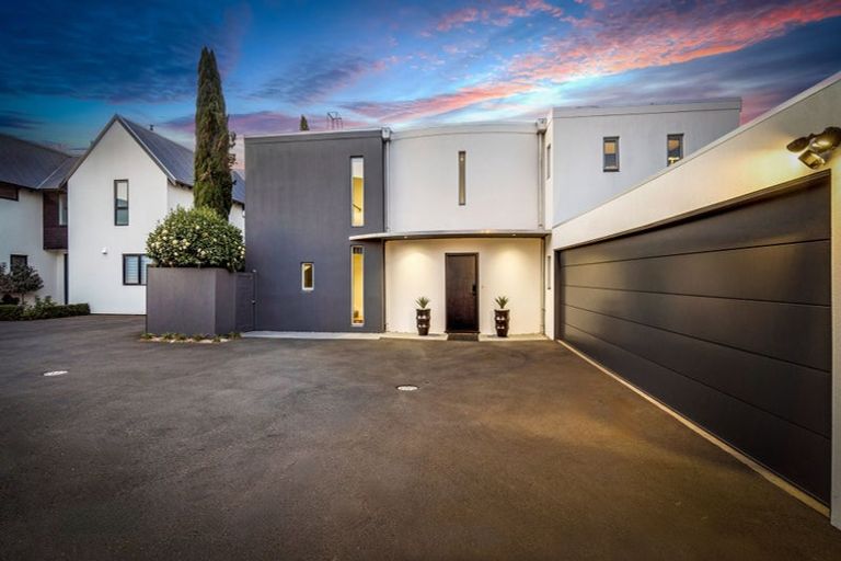 Photo of property in 32 Kilmarnock Street, Riccarton, Christchurch, 8011