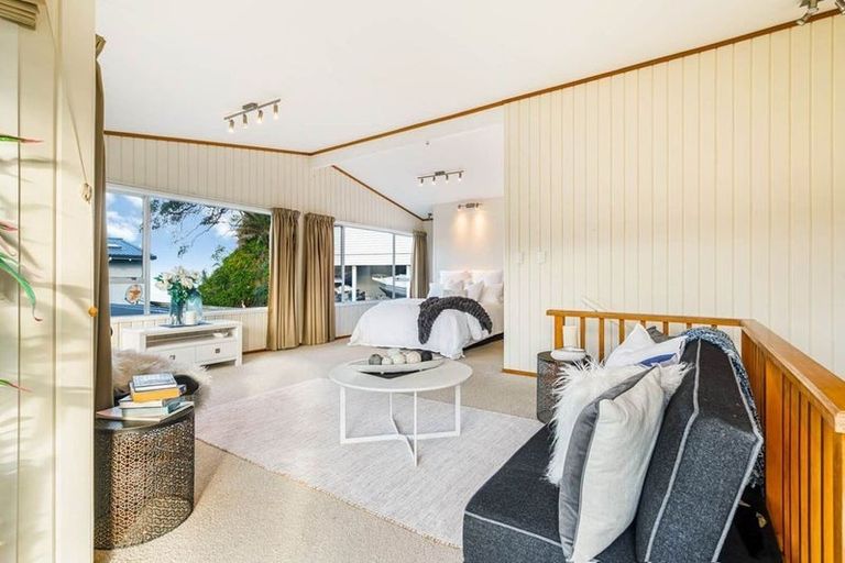 Photo of property in 2/4 Arkles Strand, Arkles Bay, Whangaparaoa, 0932