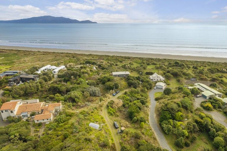 Photo of property in 64 Paetawa Road, Peka Peka, Waikanae, 5391