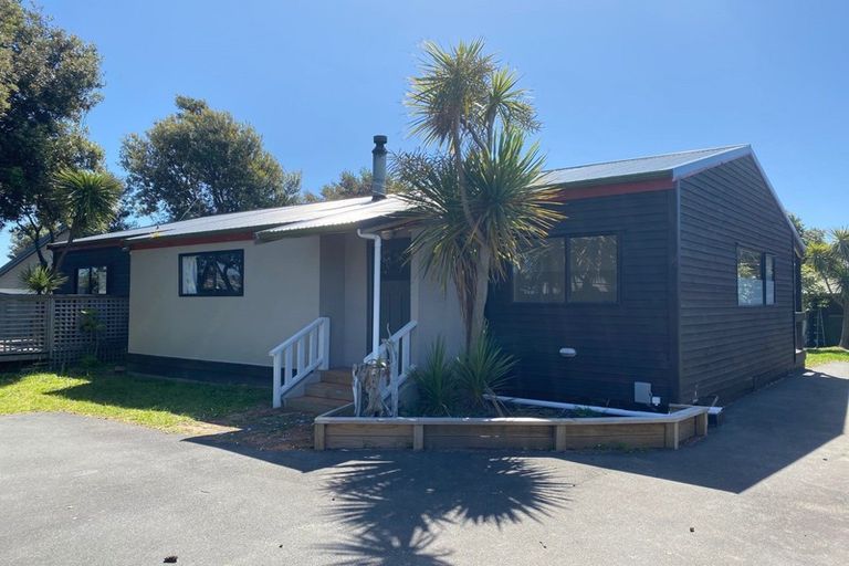 Photo of property in 9 Tobys Way, Waikanae Beach, Waikanae, 5036