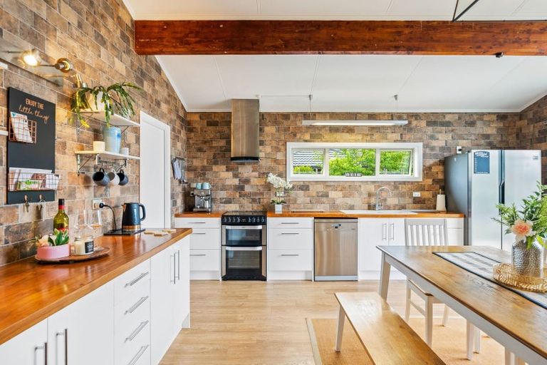 Photo of property in 3 Tawa Street, Waikanae, 5036