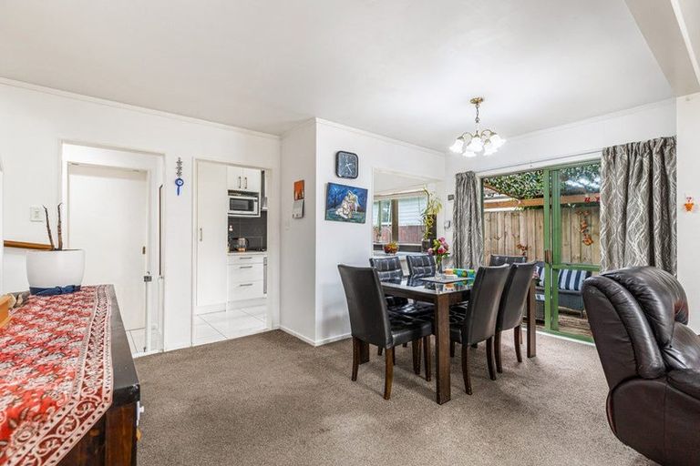 Photo of property in 1/28 Harrington Road, Henderson, Auckland, 0610