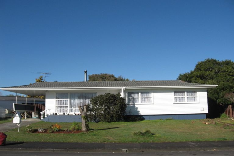 Photo of property in 3 Orpheus Place, Papakura, 2110