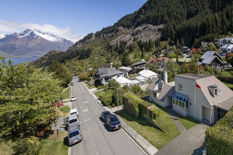 Photo of property in 18 Williams Street, Sunshine Bay, Queenstown, 9300