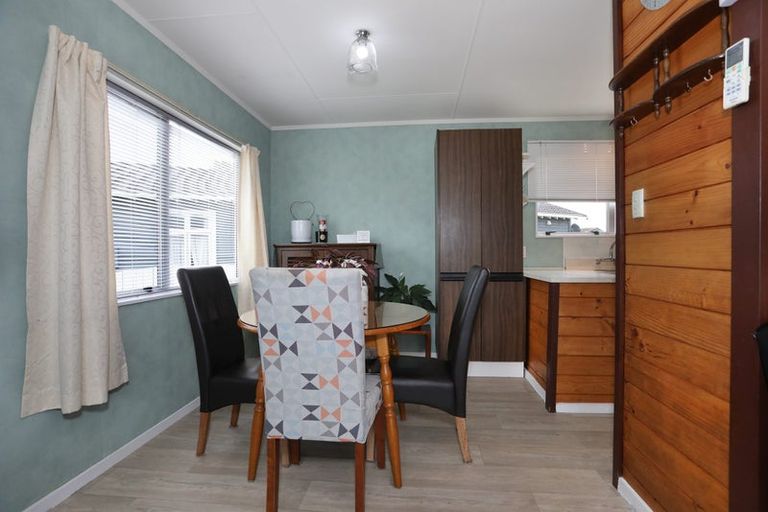 Photo of property in 4 Maple Street, Bunnythorpe, Palmerston North, 4478