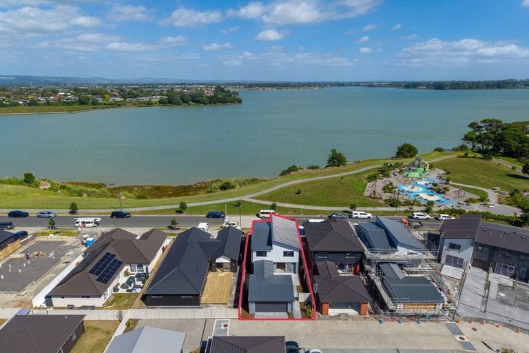 Photo of property in 121 Waituarua Drive, Takanini, Auckland, 2112