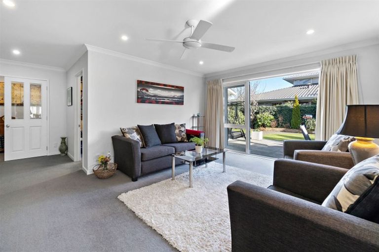 Photo of property in 11 Hanover Place, Ilam, Christchurch, 8041