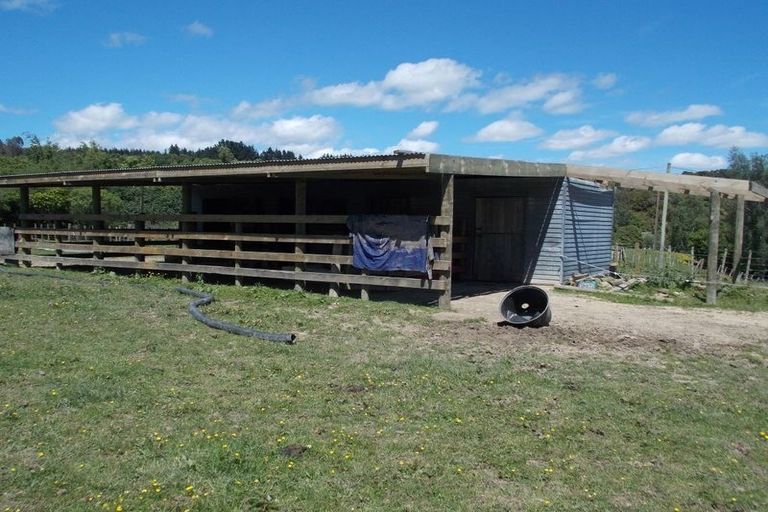 Photo of property in 349 Turitea Road, Turitea, Palmerston North, 4472