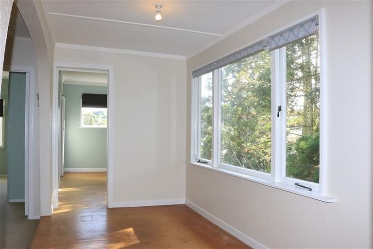 Photo of property in 41 Derwent Crescent, Titirangi, Auckland, 0604
