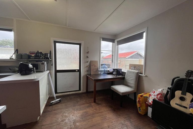 Photo of property in 8 Upham Terrace, Roslyn, Palmerston North, 4414