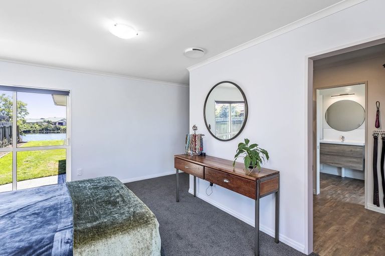 Photo of property in 10 Glen Loch Place, Paraparaumu, 5032