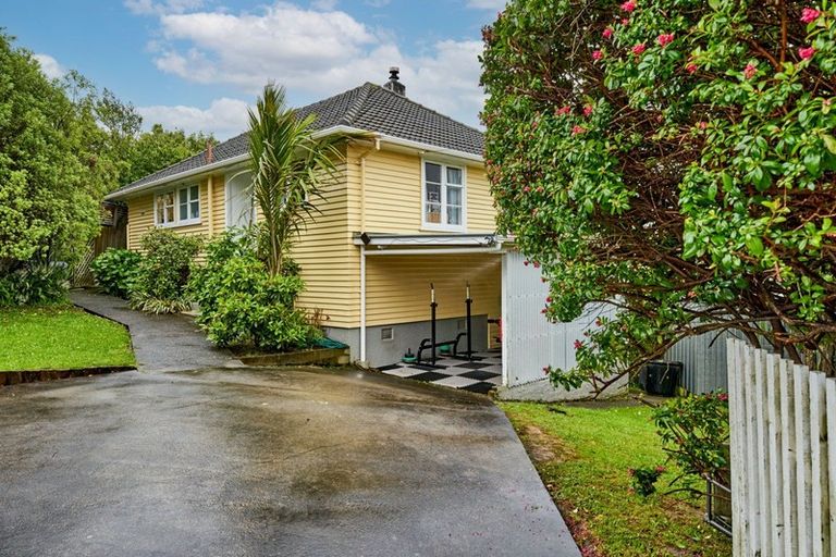 Photo of property in 17 Chew Place, Ranui, Porirua, 5024