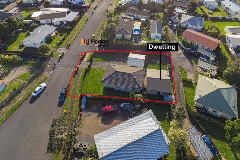 Photo of property in 18 Dungarvon Place, Clendon Park, Auckland, 2103