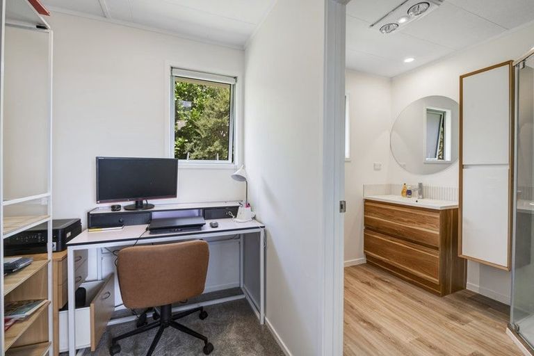 Photo of property in 10a Felicity Place, Unsworth Heights, Auckland, 0632