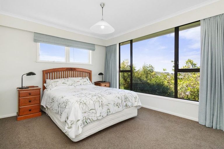 Photo of property in 10 Hallewell Crescent, Johnsonville, Wellington, 6037