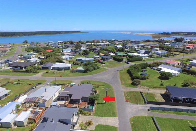 Photo of property in 35 Roore Street, Foxton Beach, Foxton, 4815