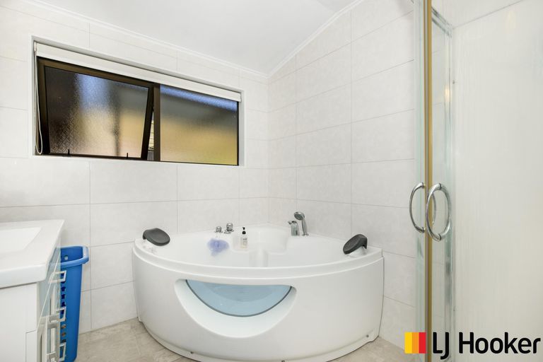 Photo of property in 16 Muirfield Street, Wattle Downs, Auckland, 2103