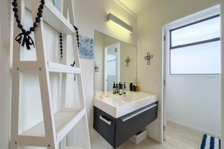 Photo of property in 112 Pohutukawa Crescent, Whangamata, 3620