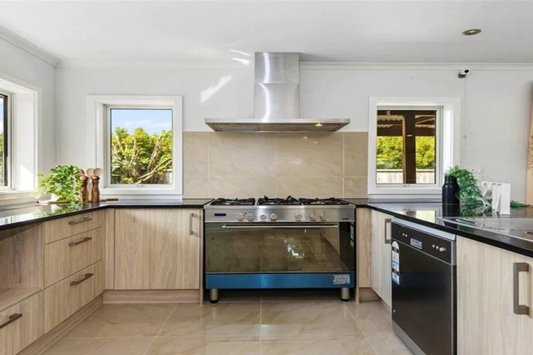 Photo of property in 210 Saint James Drive, Huntington, Hamilton, 3210