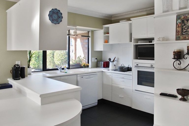 Photo of property in 15a Phoenix Avenue, Hokowhitu, Palmerston North, 4410