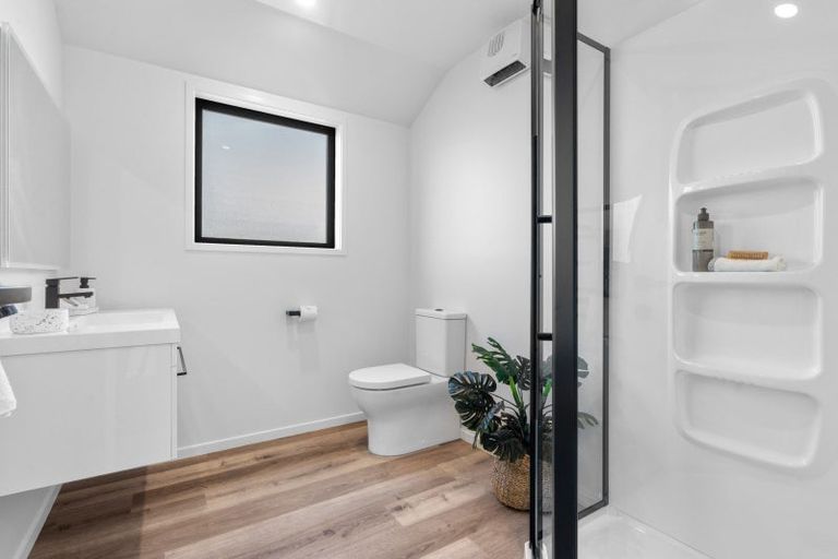 Photo of property in 1 Kakariki Crescent, Carterton, 5713