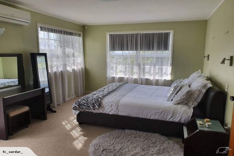 Photo of property in 17 Hewlett Road, Massey, Auckland, 0614