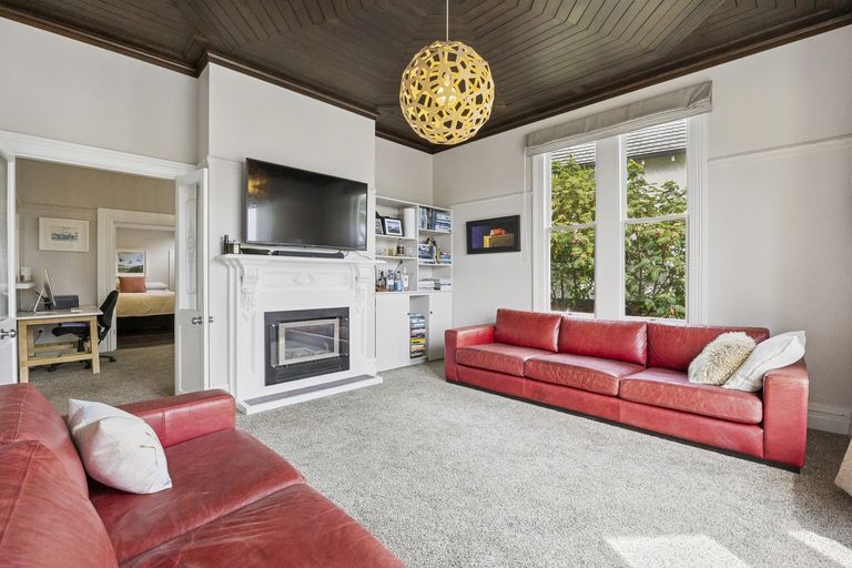 Photo of property in 153 Victoria Road, Saint Clair, Dunedin, 9012