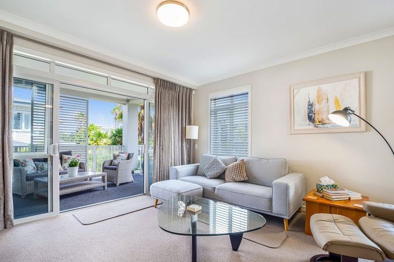 Photo of property in 80 Landmark Terrace, Orewa, 0931