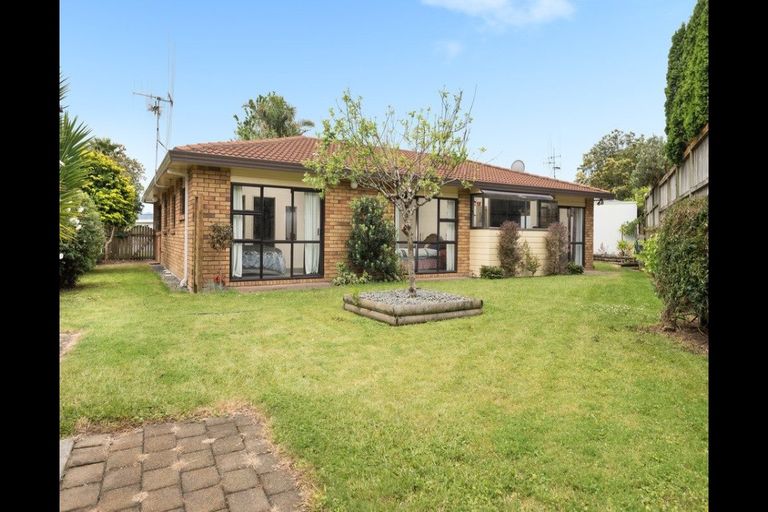 Photo of property in 25 Barbara Grove, Papamoa Beach, Papamoa, 3118