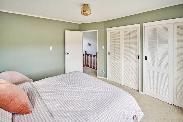 Photo of property in 11 Mckeefry Grove, Tawa, Wellington, 5028