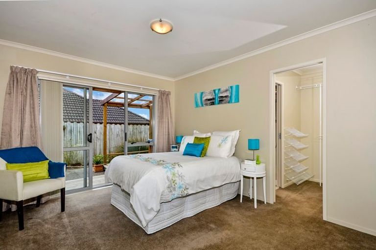 Photo of property in 19 Anchorite Way, Red Beach, 0932