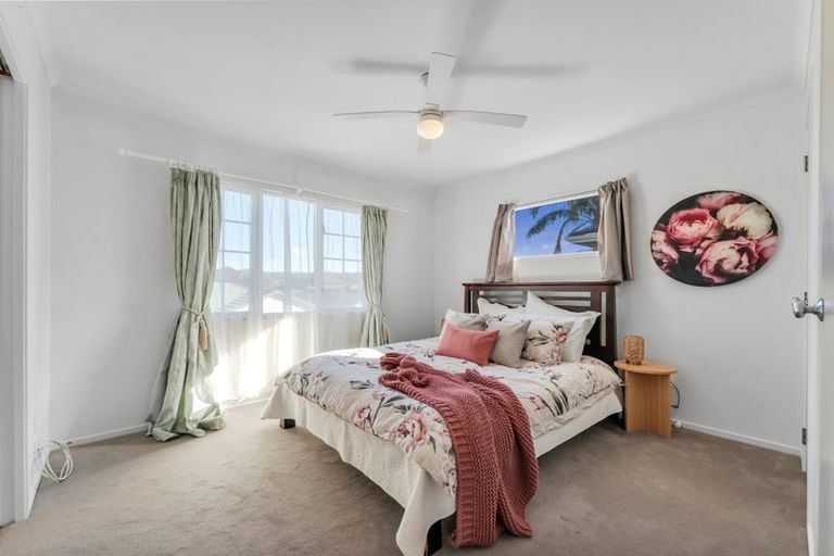 Photo of property in 17 Albizia Avenue, Henderson, Auckland, 0612