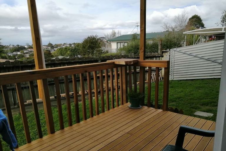 Photo of property in 233 Glengarry Road, Glen Eden, Auckland, 0602