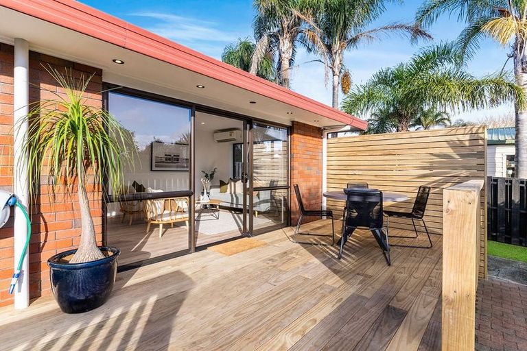 Photo of property in 5 Raddock Place, Farm Cove, Auckland, 2012