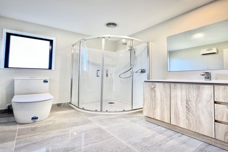 Photo of property in 26 Kaimai Avenue, Massey, Auckland, 0614