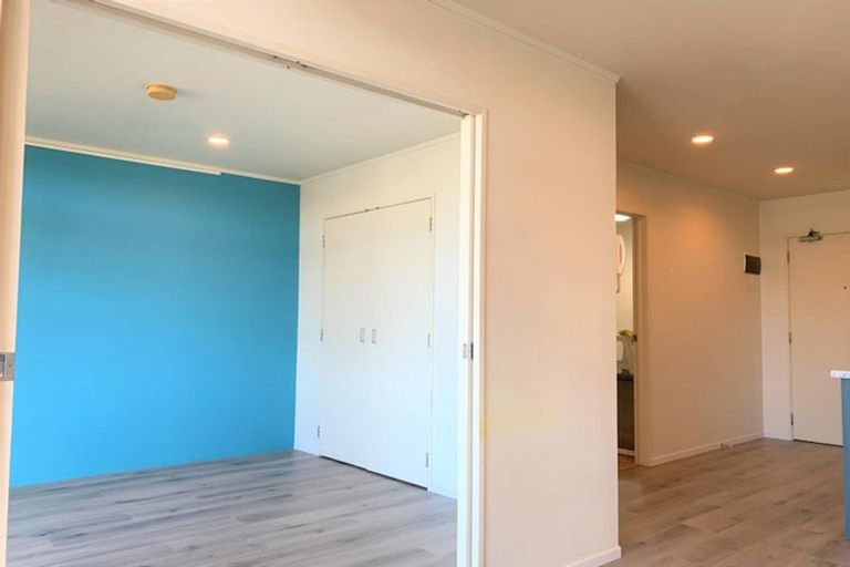 Photo of property in 4/372 Rosedale Road, Rosedale, Auckland, 0632