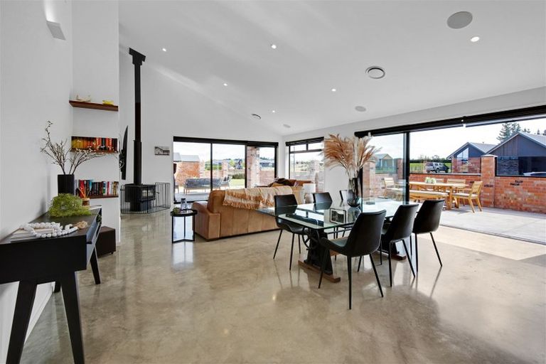 Photo of property in 44 Silver Peaks Drive, West Melton, 7618