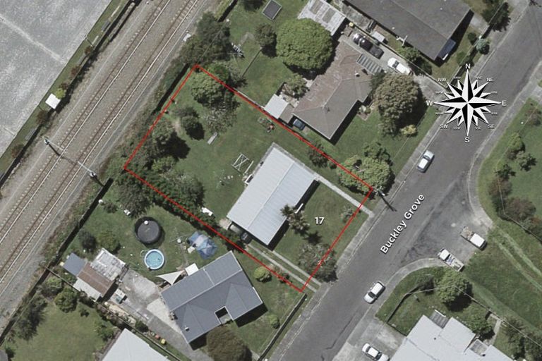Photo of property in 17 Buckley Grove, Paraparaumu, 5032