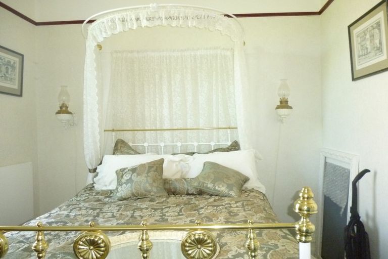 Photo of property in 30 Rhodes Street, Waimate, 7924