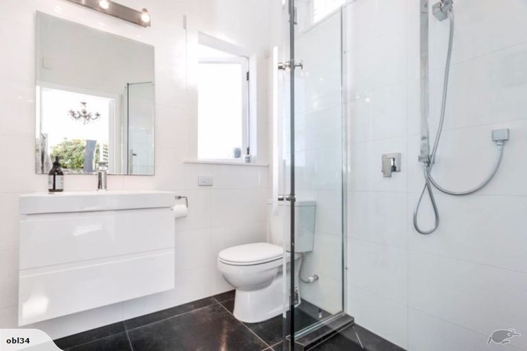 Photo of property in 71 Beach Road, Mellons Bay, Auckland, 2014