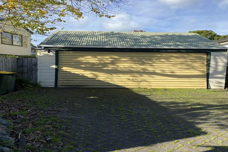 Photo of property in 2 Marendellas Drive, Bucklands Beach, Auckland, 2014