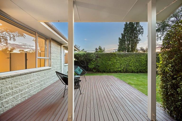 Photo of property in 42 Palatine Terrace, Saint Martins, Christchurch, 8022