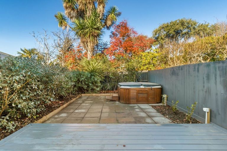 Photo of property in 2/53 Hamilton Avenue, Ilam, Christchurch, 8041