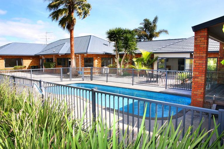 Photo of property in 245c Hill Road, The Gardens, Auckland, 2105