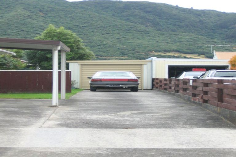 Photo of property in 11b Clouston Park Road, Ebdentown, Upper Hutt, 5018